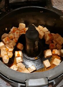 tofu plus spices in Actifry