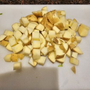 Dice the potato into 1 to 2cm pieces