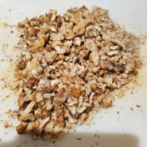 finely chopped walnuts